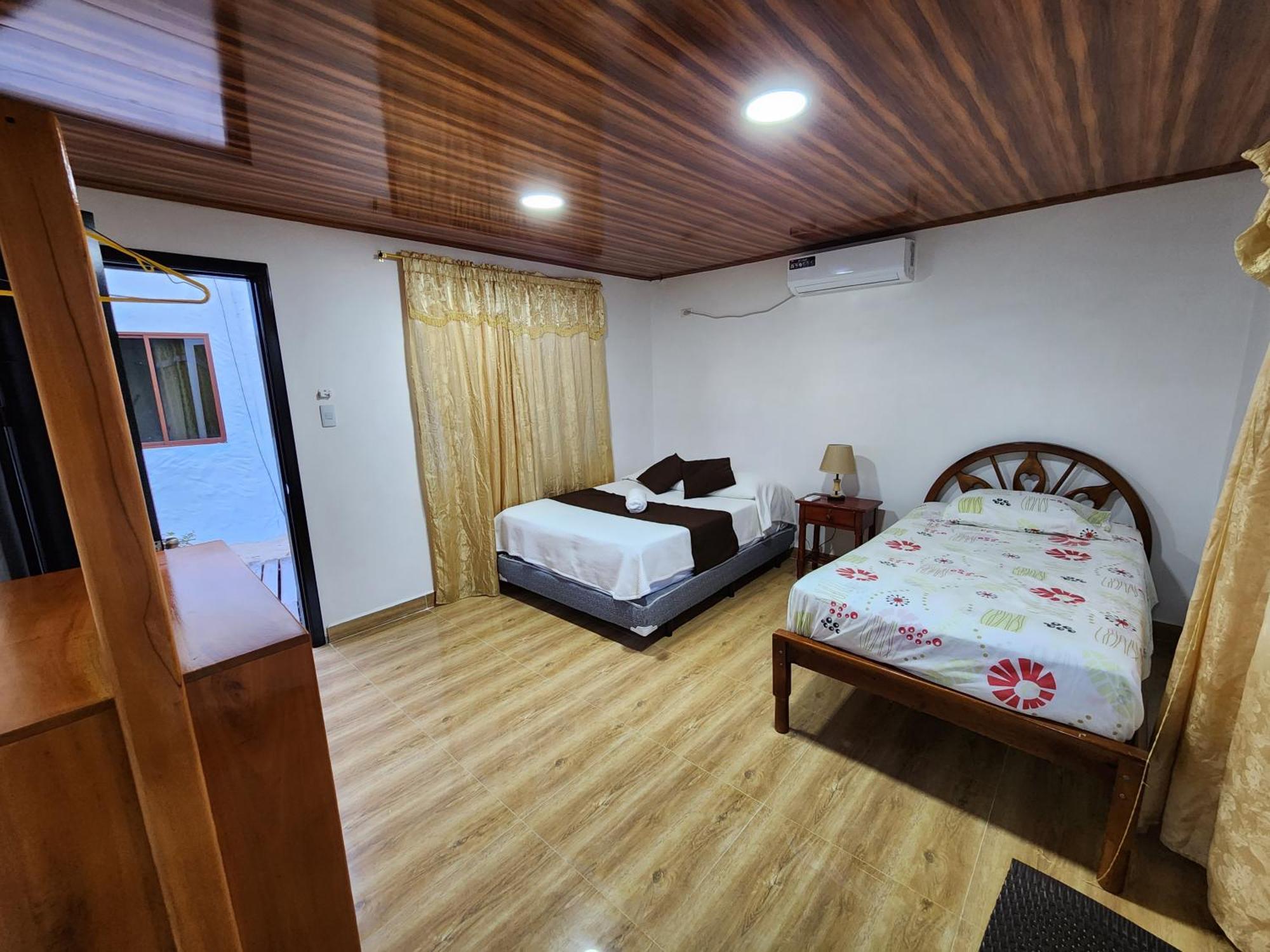 Hotel La Jungla Puerto Villamil Ngoại thất bức ảnh