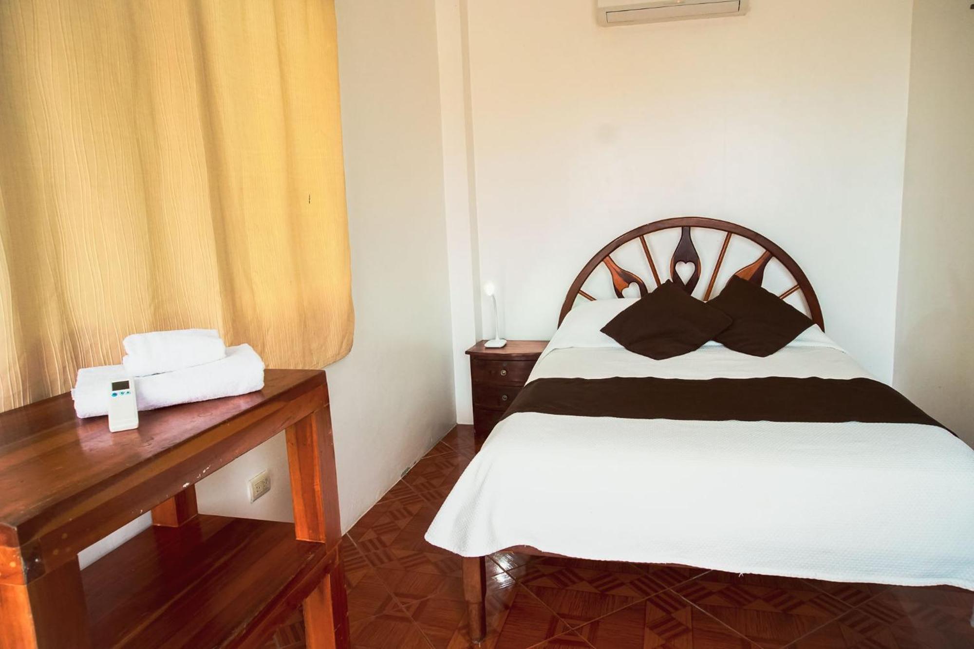 Hotel La Jungla Puerto Villamil Ngoại thất bức ảnh