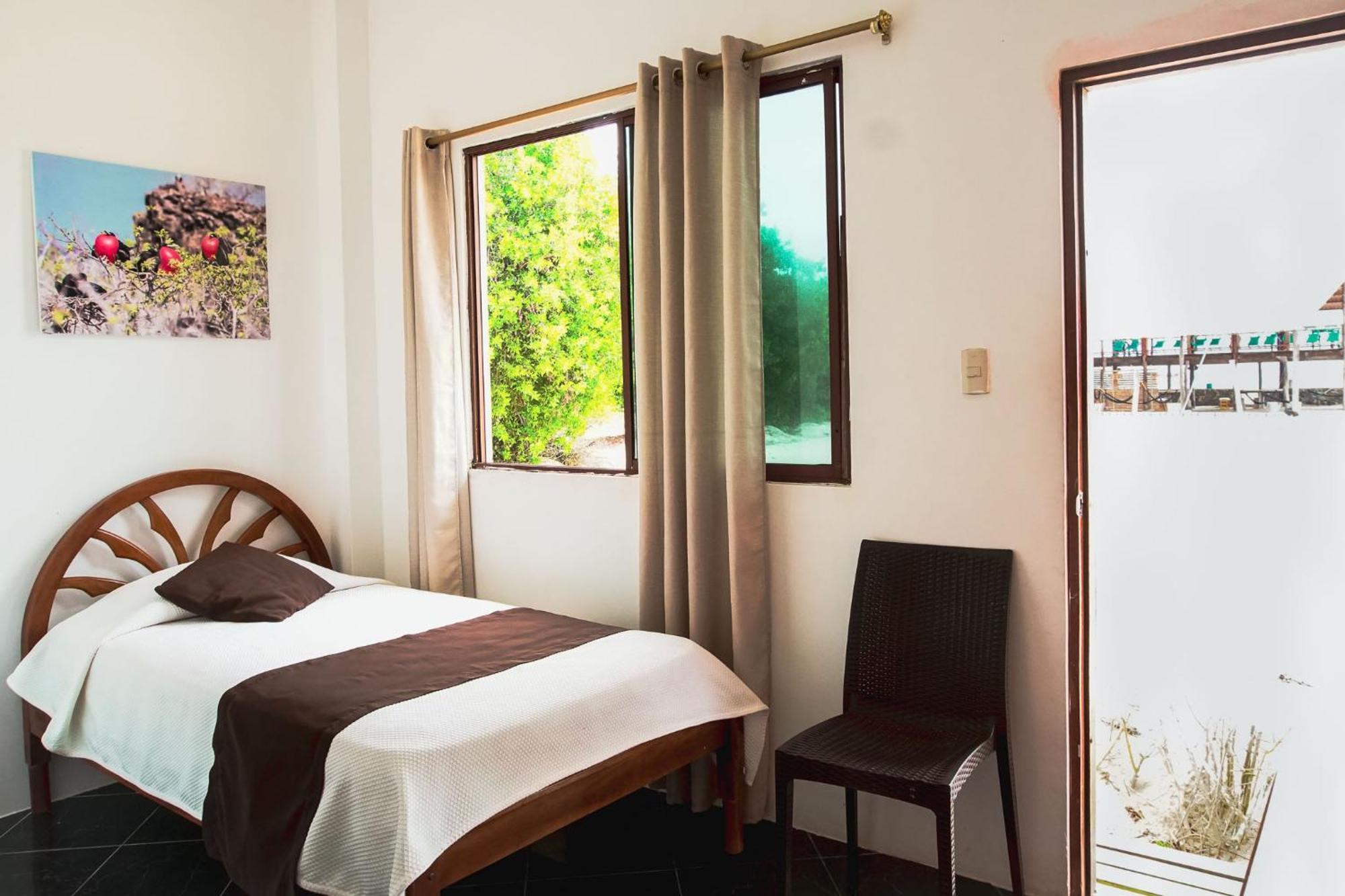 Hotel La Jungla Puerto Villamil Ngoại thất bức ảnh