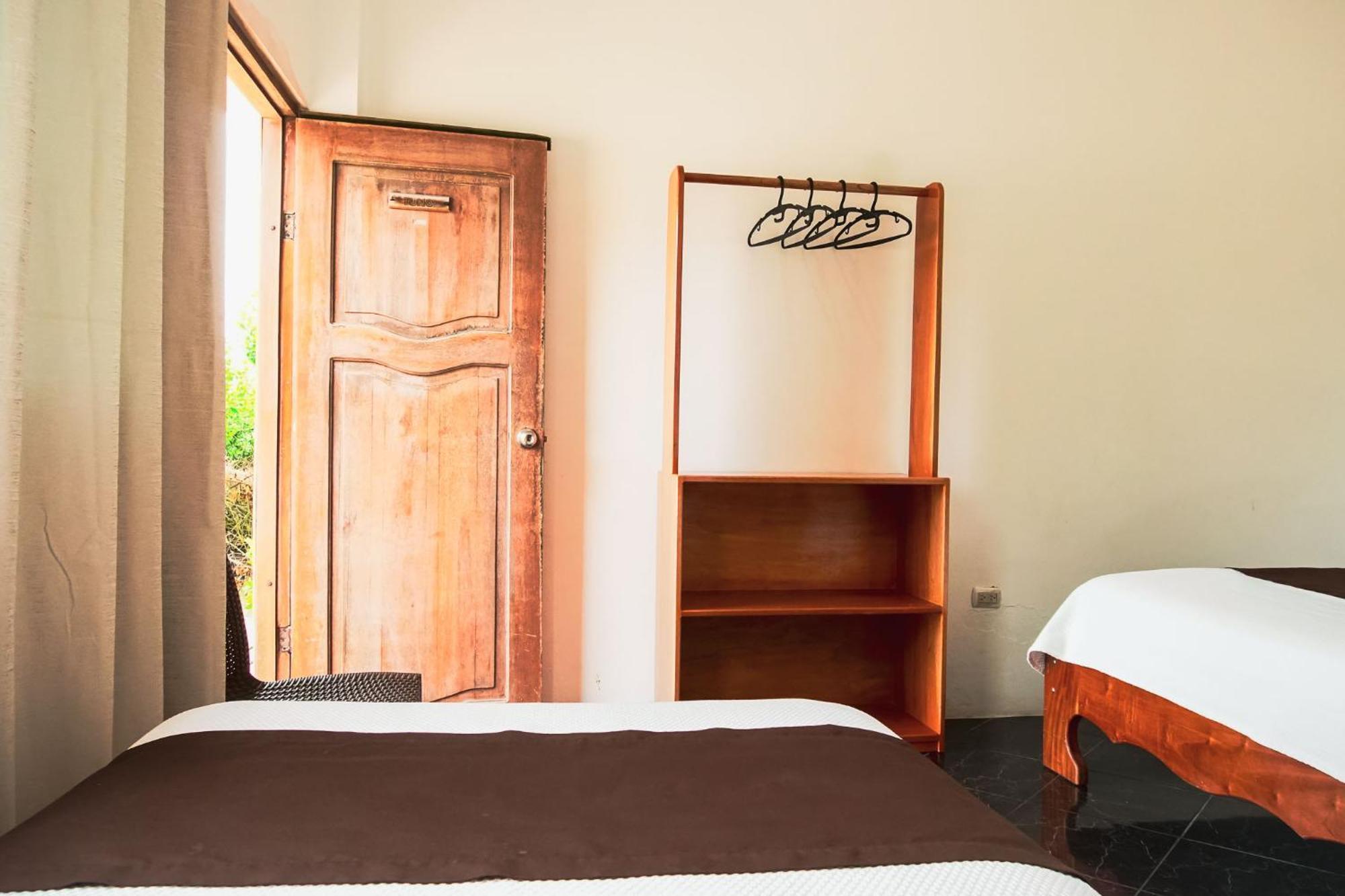 Hotel La Jungla Puerto Villamil Ngoại thất bức ảnh